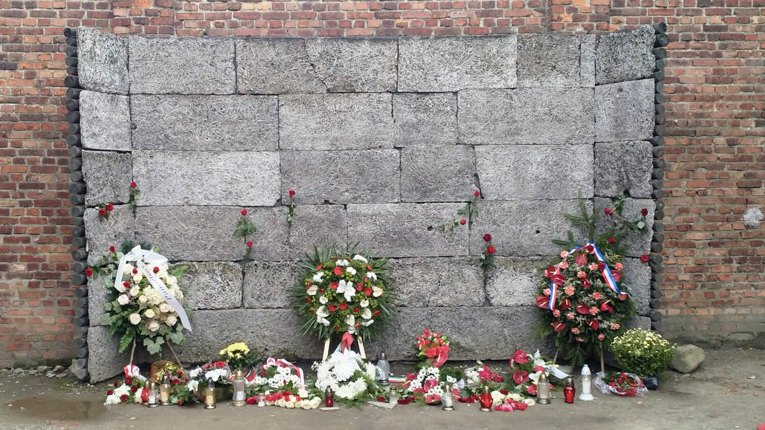 Todeswand im KZ Auschwitz