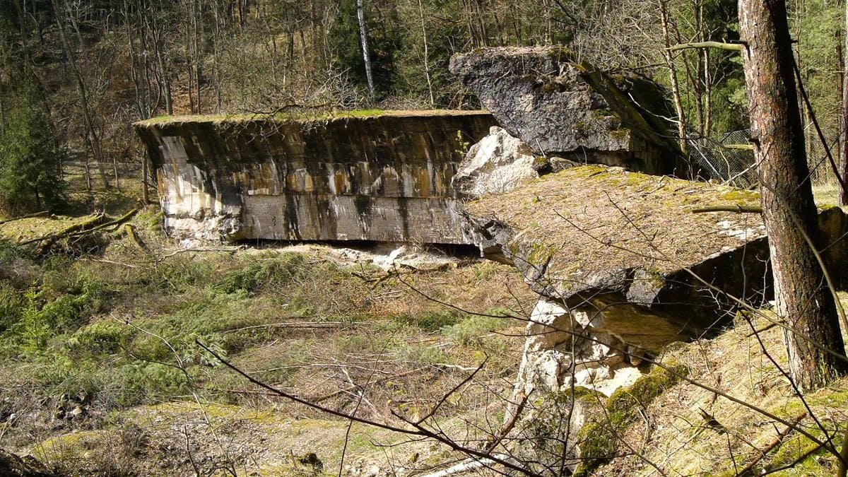 Alter Ölbunker von oben