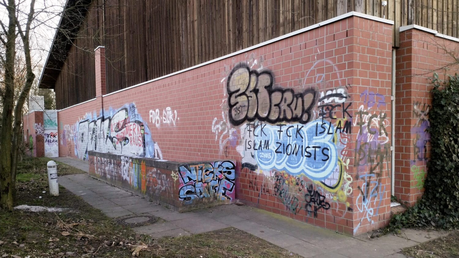 FCK Islam Graffiti