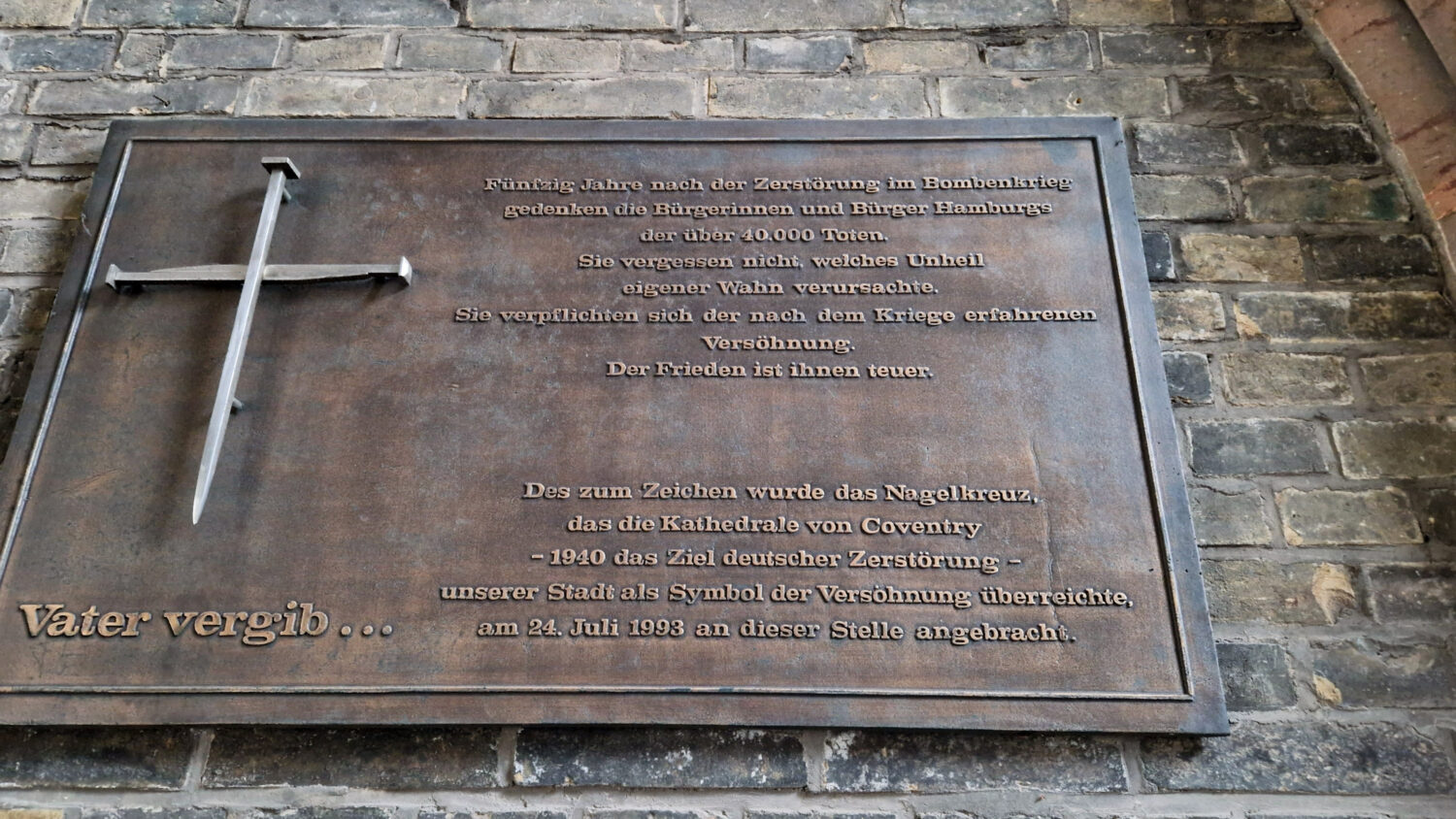 Gedenktafel für die Opfer der Bombenangriffe