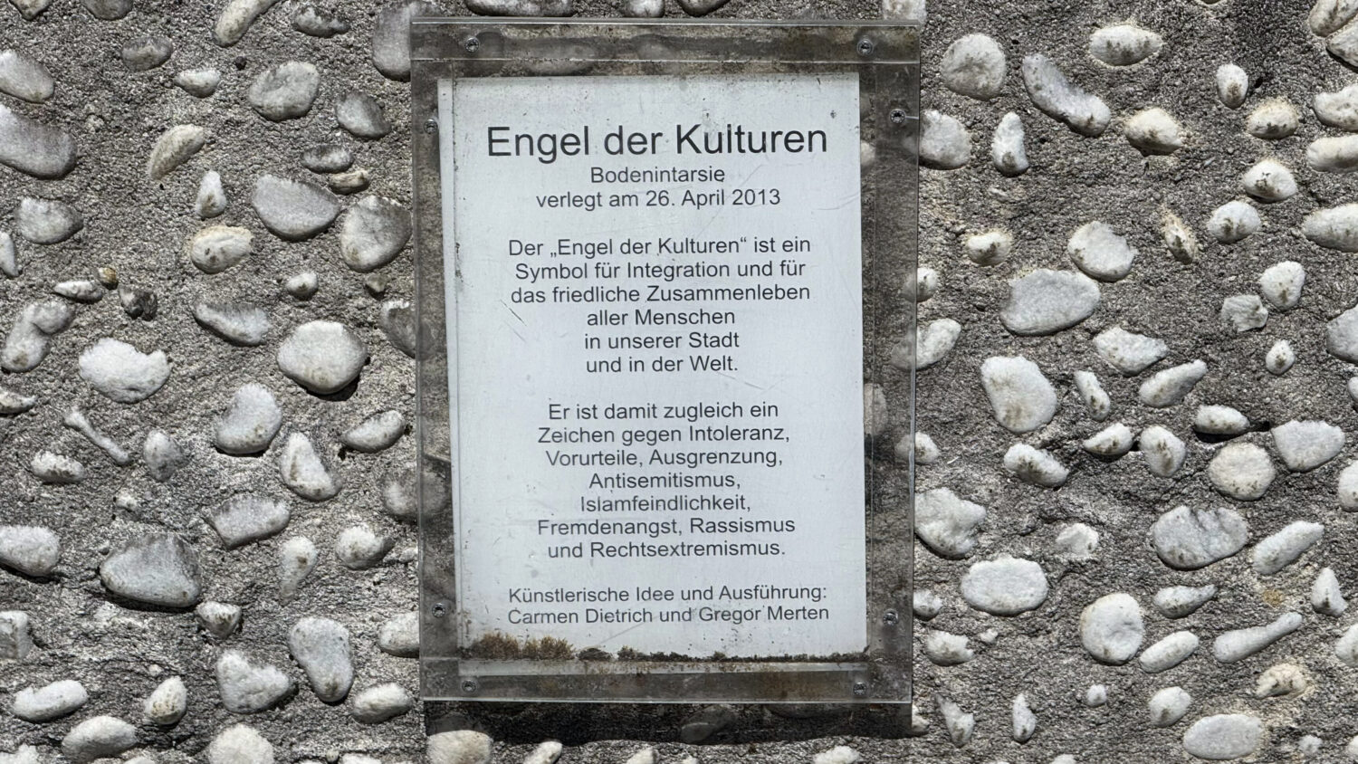 Informationstafel zum Engel der Kulturen