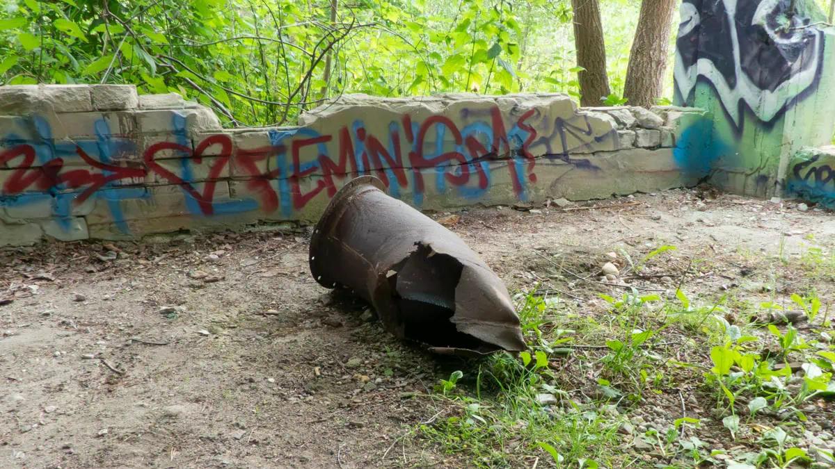 Metallrohr in Fabrikhalle