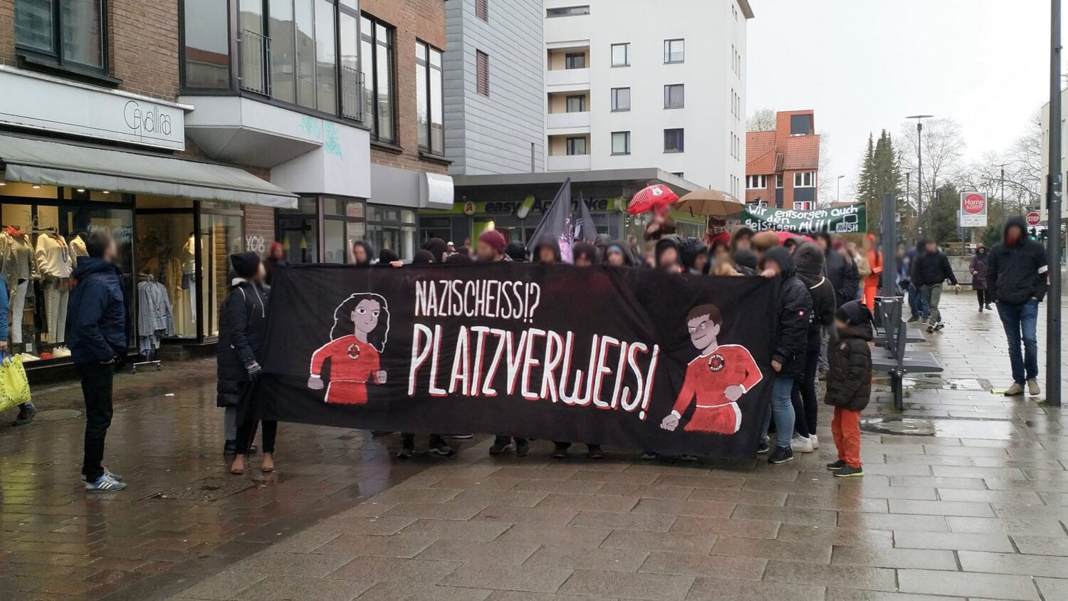Nazischeiss Platzverweis vor dem CCA