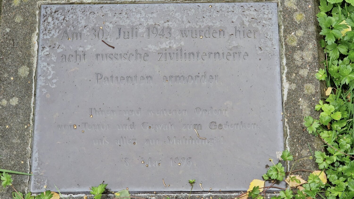 Inschrift Gedenktafel Zwangsarbeiter St. Georg