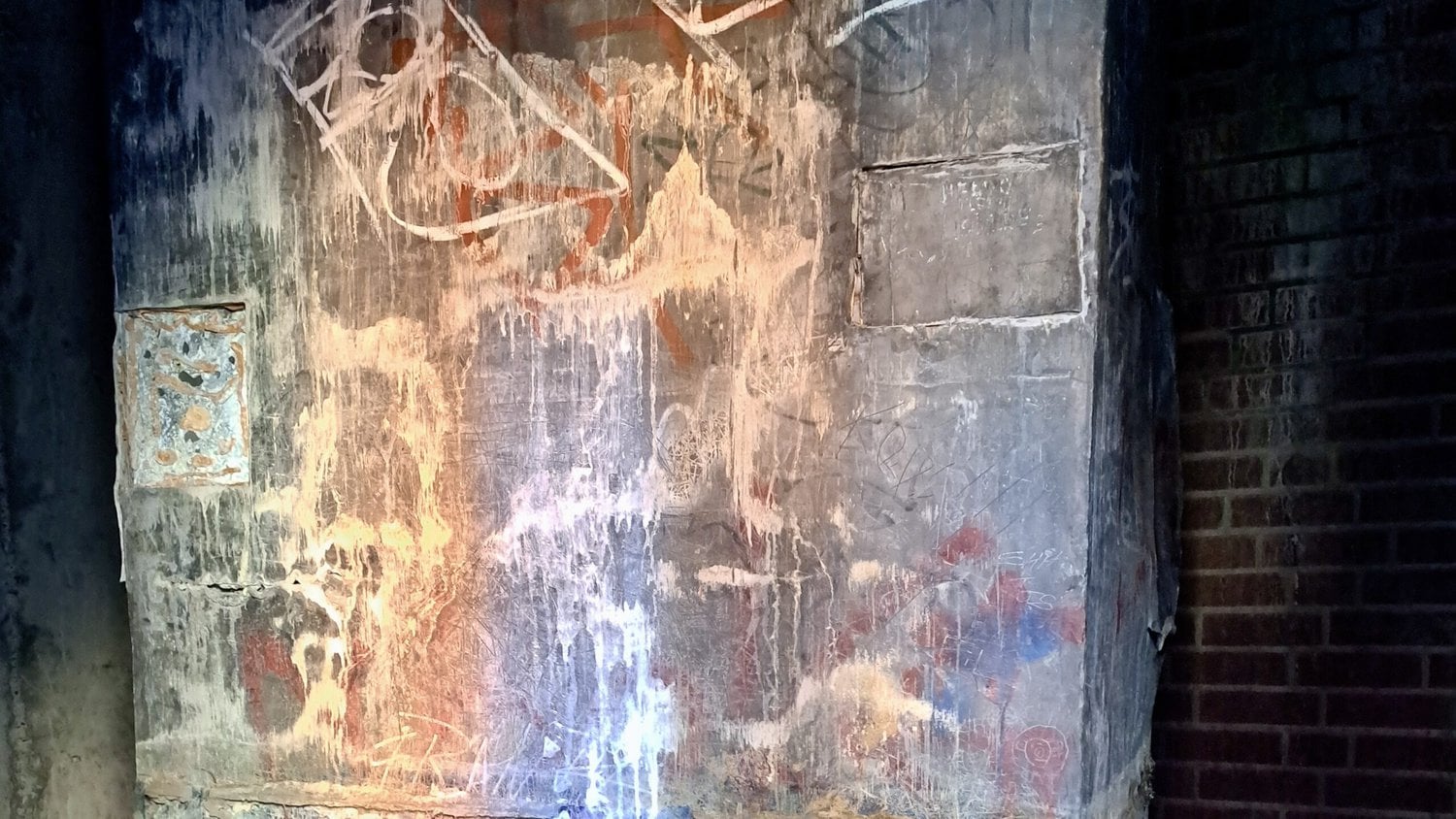 Kupferstele vom harburger mahnmal gegen faschismus