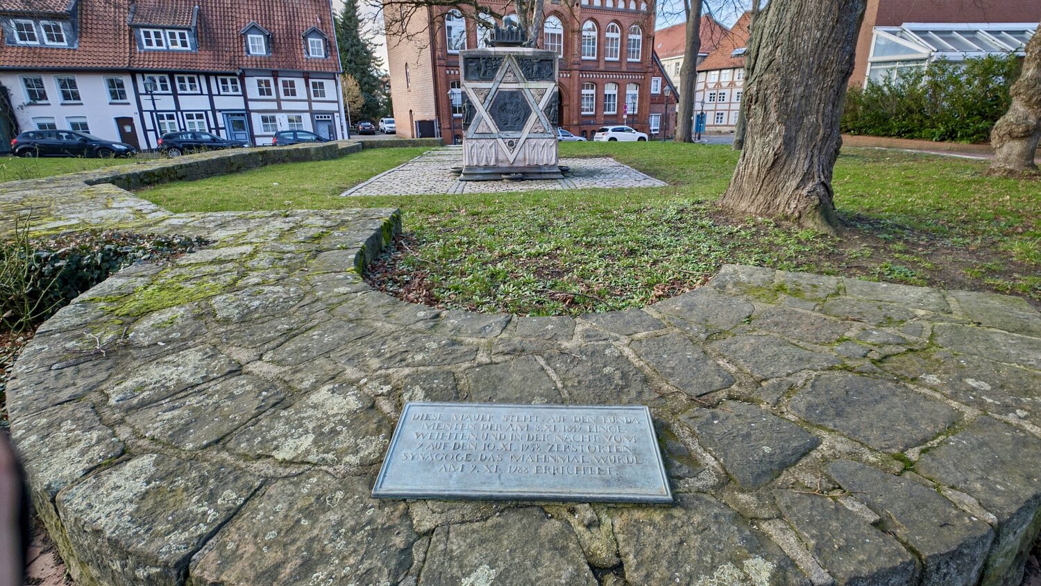 Mahnmal und Fundament von der zerstörten Synagoge Hildesheim
