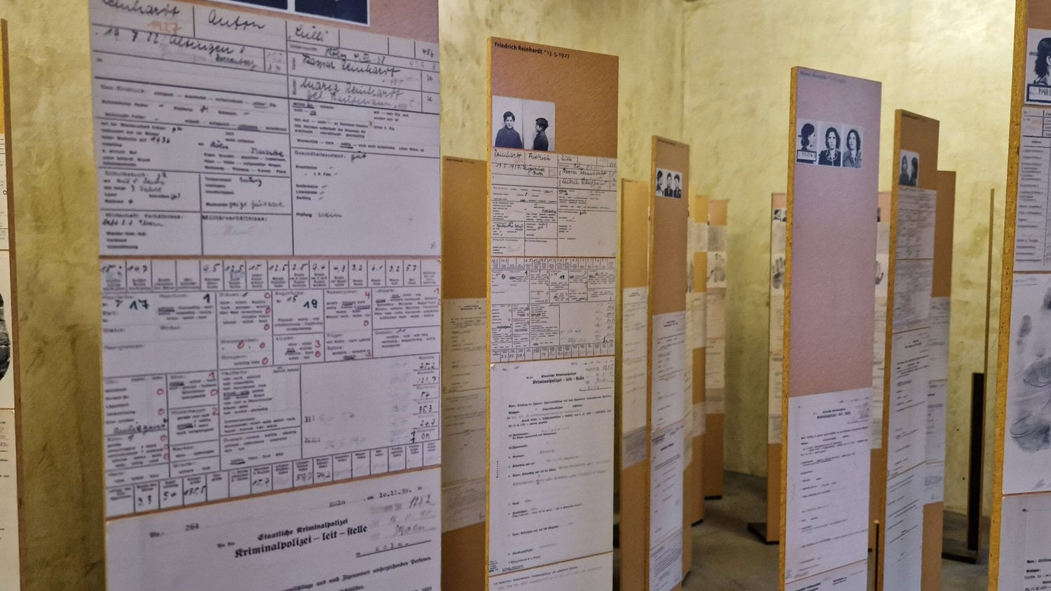 Polizeiakten von NS-Opfern in Köln