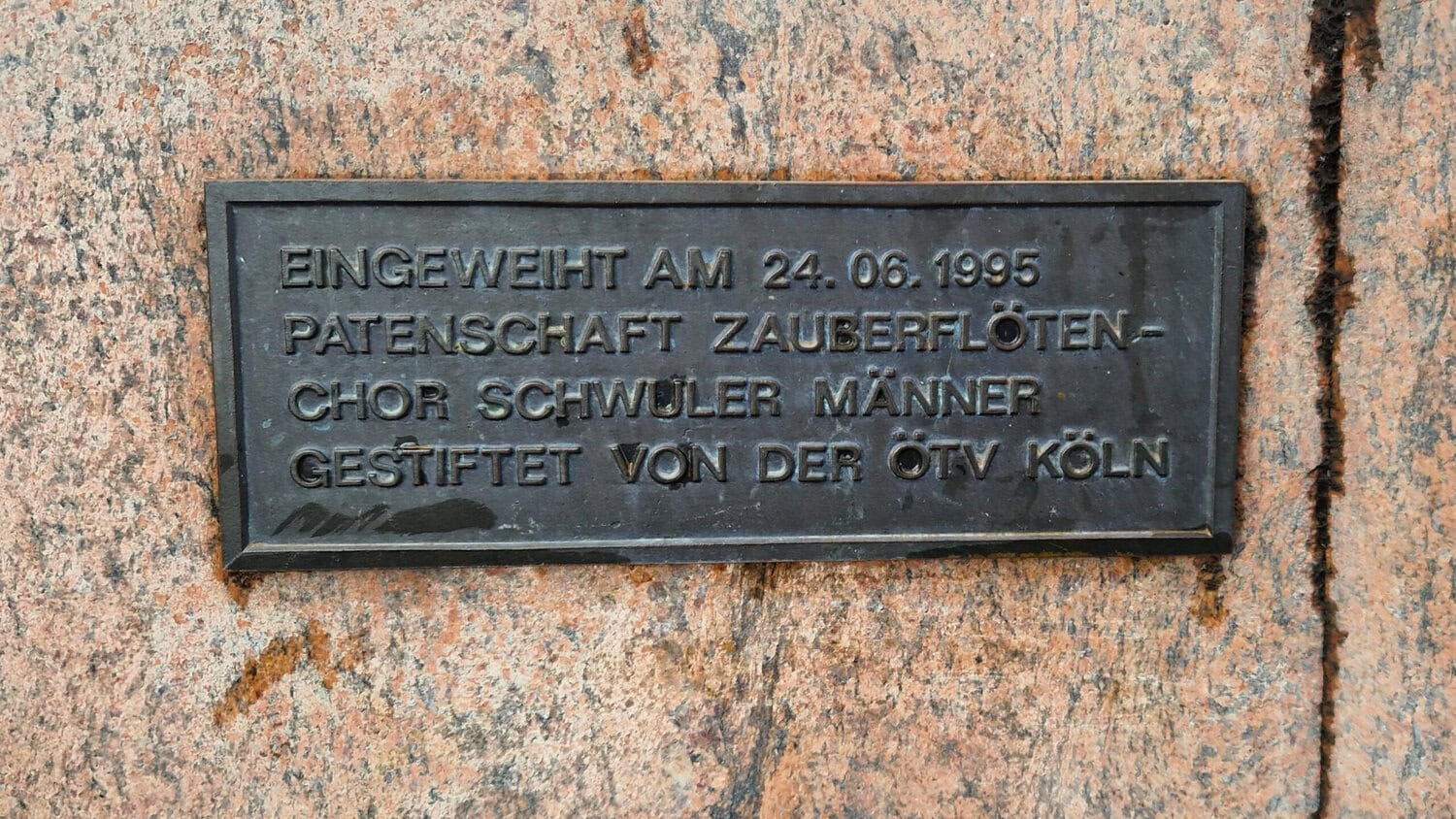 Stiftungstafel vom Rosa Winkel